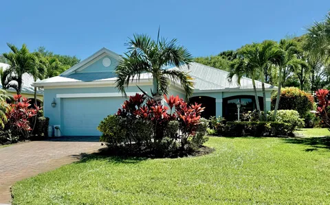447 11th Square SW, Vero Beach, FL MLS: R11072995