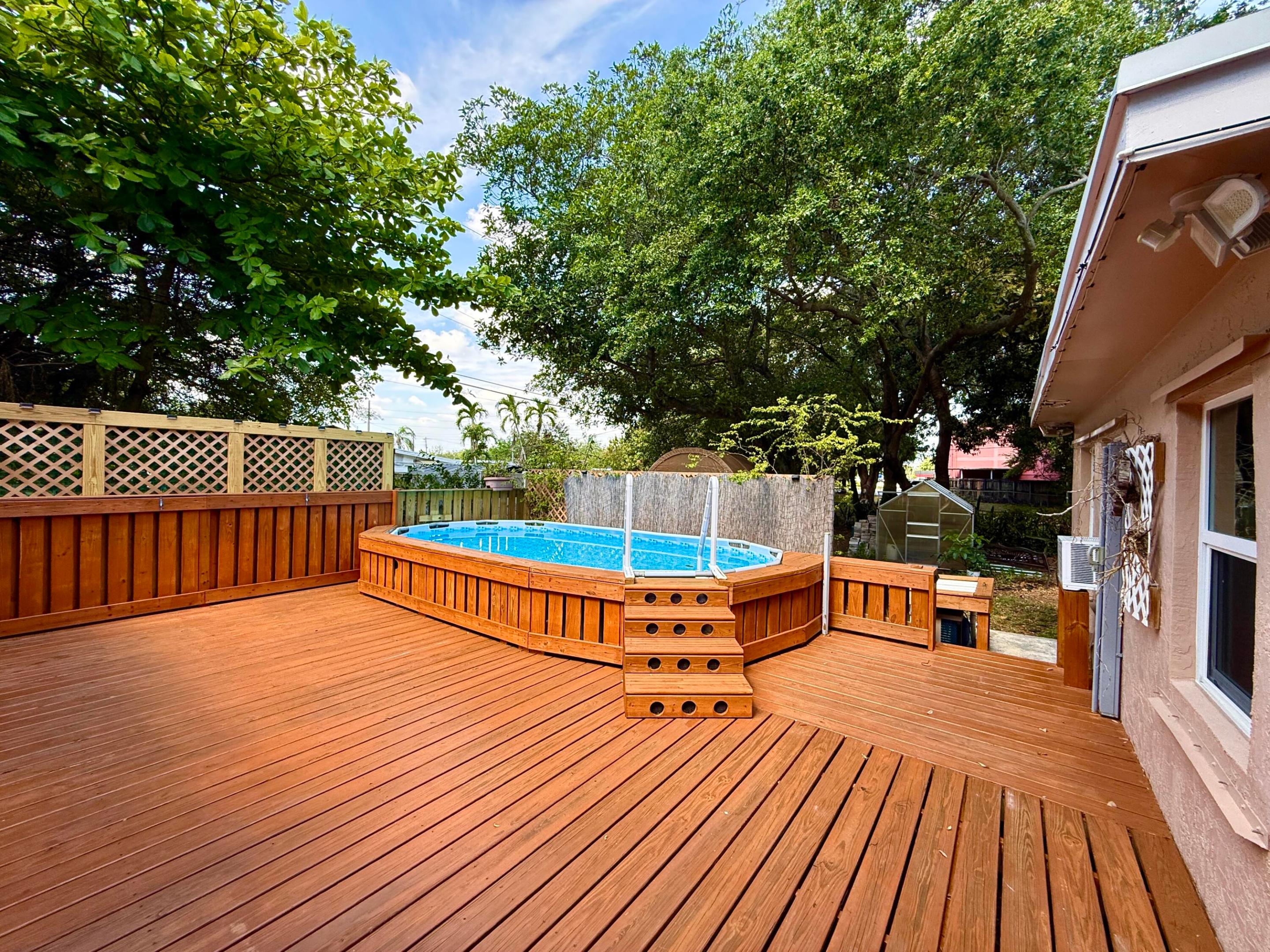 MIAMI GARDENS ESTATES SEC 3 - Residential