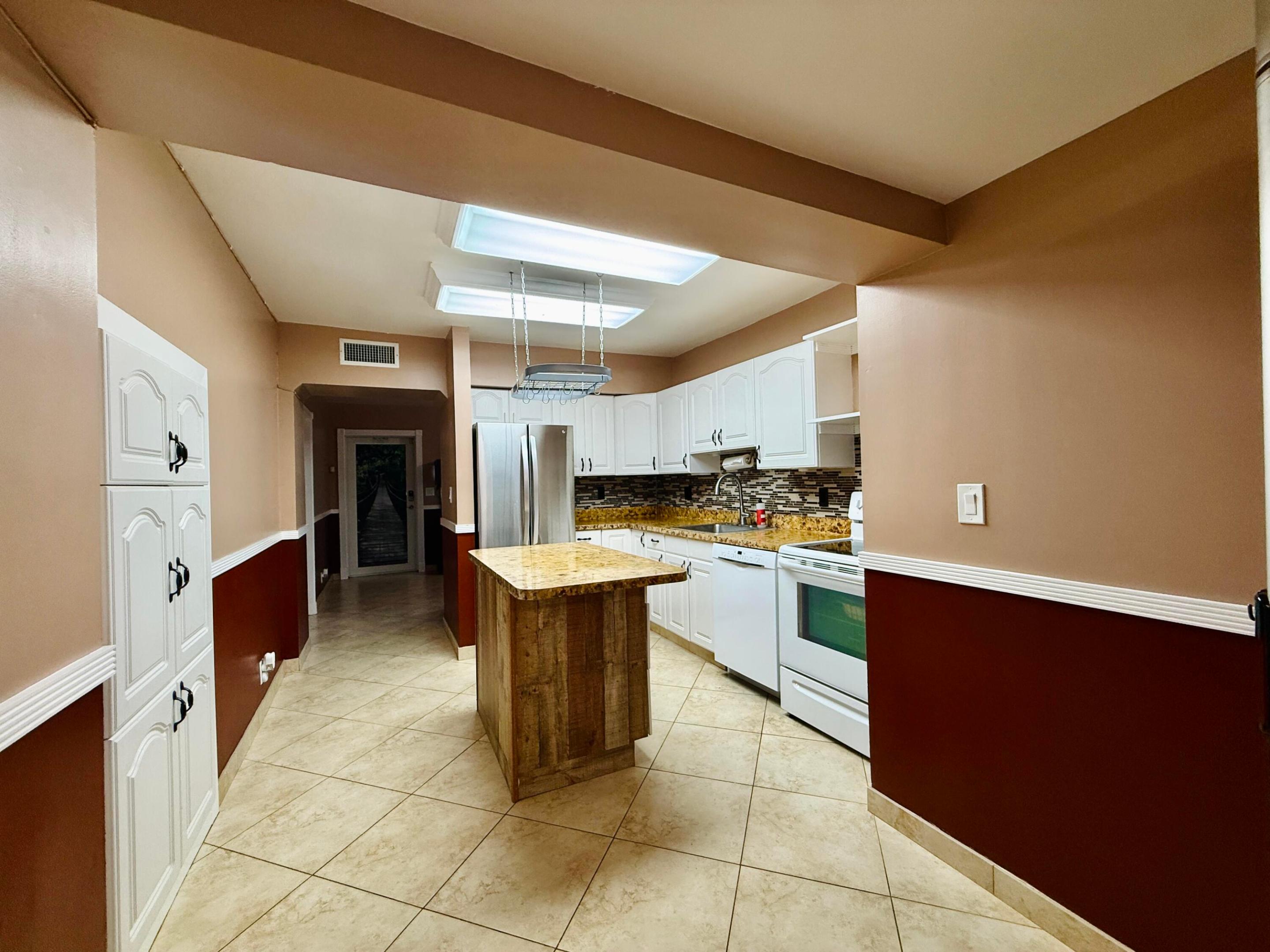 MIAMI GARDENS ESTATES SEC 3 - Residential