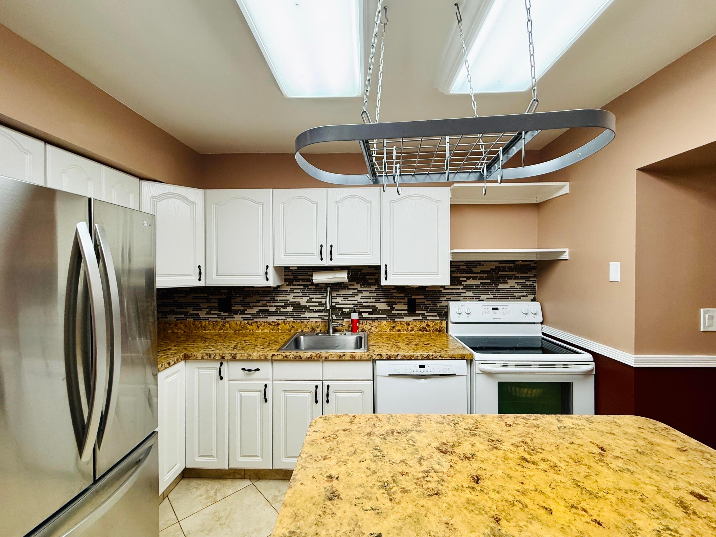 MIAMI GARDENS ESTATES SEC 3 - Residential