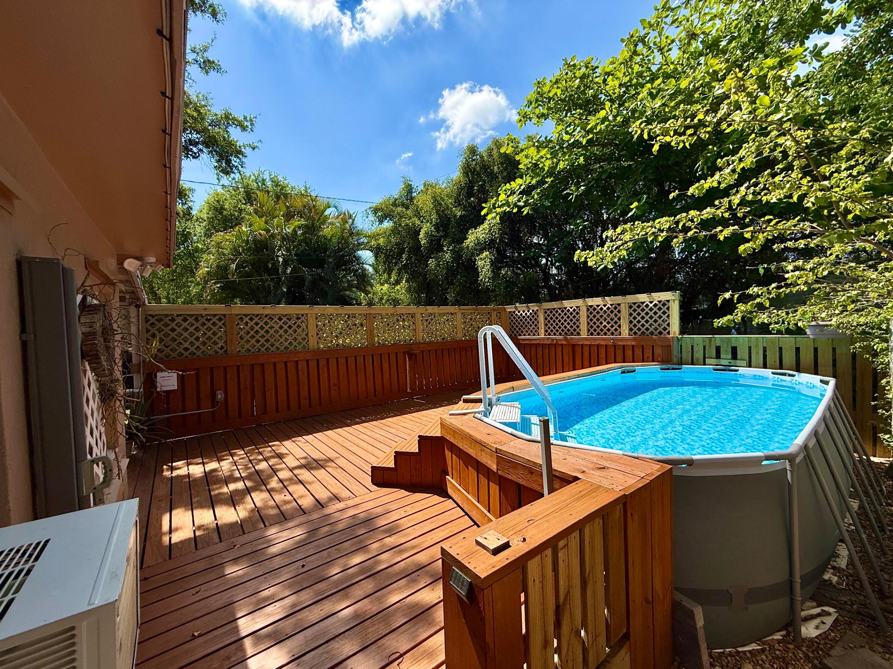 MIAMI GARDENS ESTATES SEC 3 - Residential