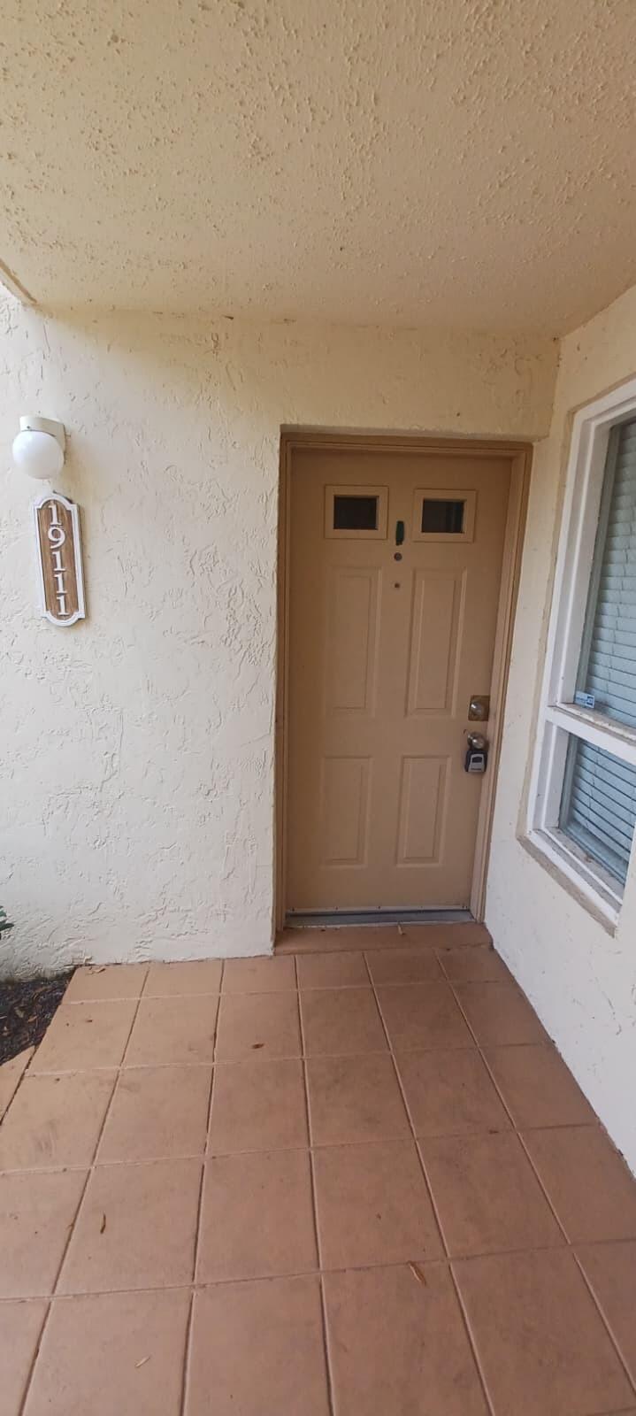 STERLING VILLAGES OF PALM BEACH LAKES CONDO - Residential Lease