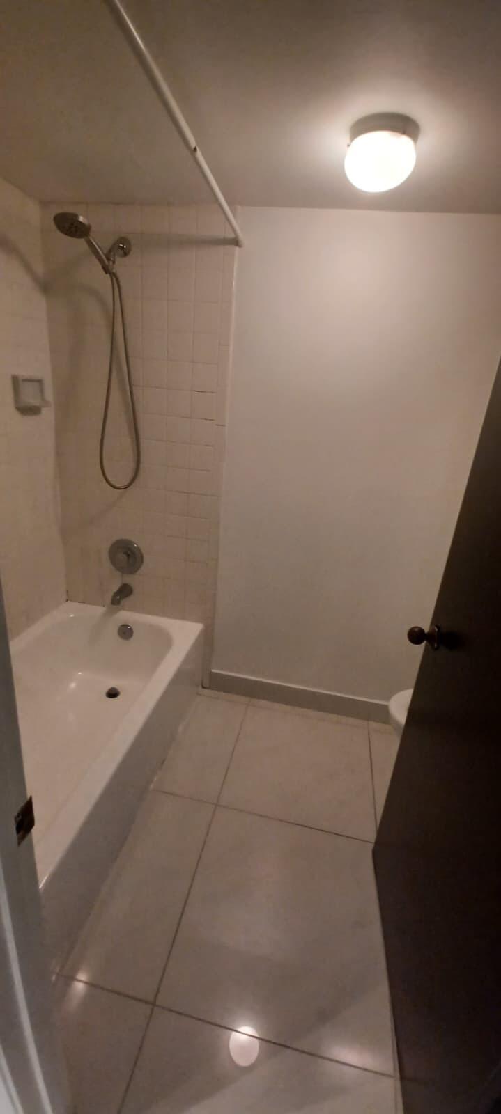 STERLING VILLAGES OF PALM BEACH LAKES CONDO - Residential Lease