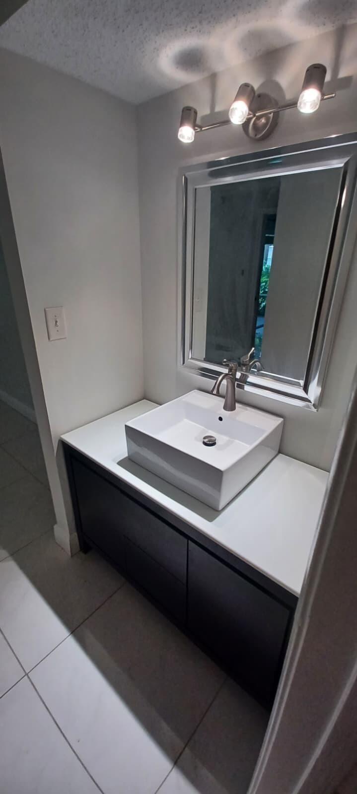 STERLING VILLAGES OF PALM BEACH LAKES CONDO - Residential Lease
