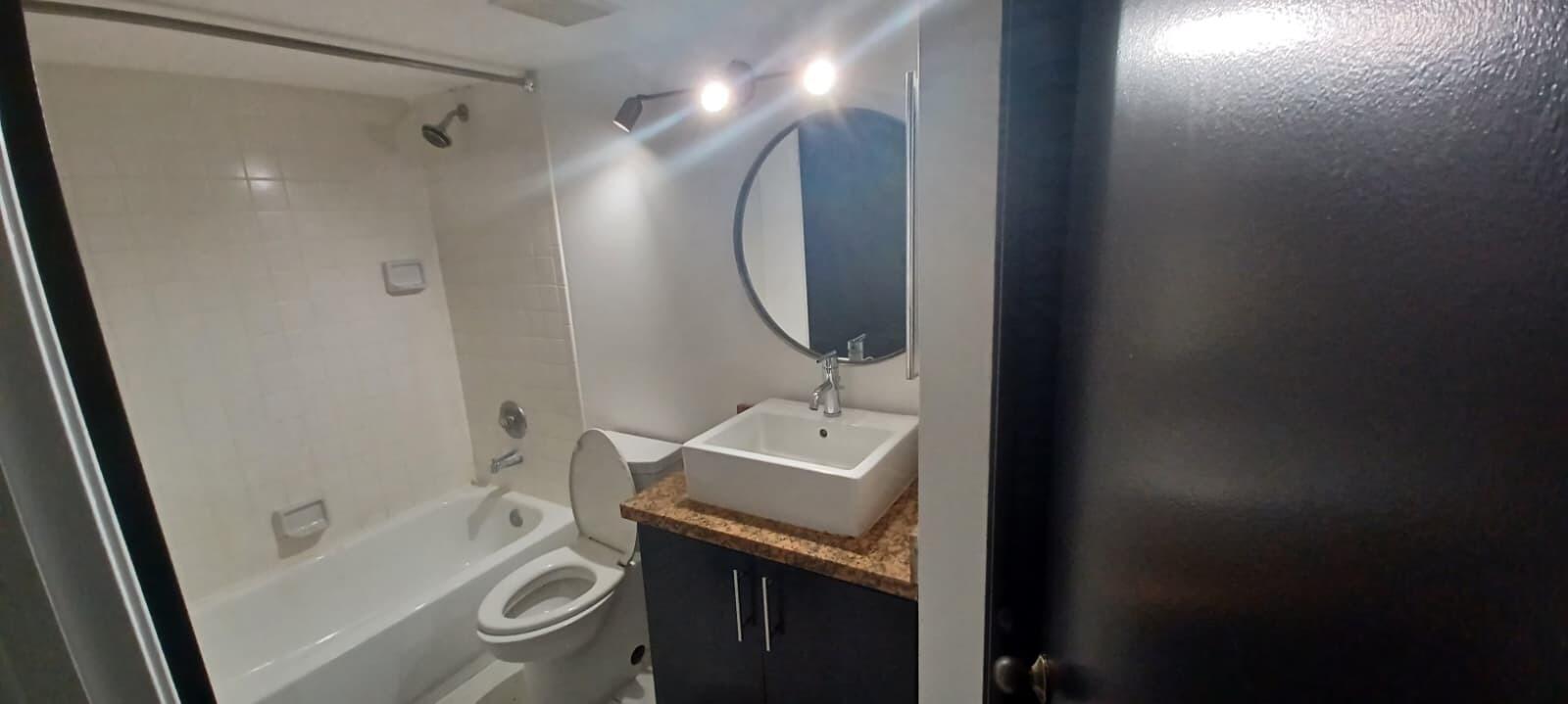STERLING VILLAGES OF PALM BEACH LAKES CONDO - Residential Lease
