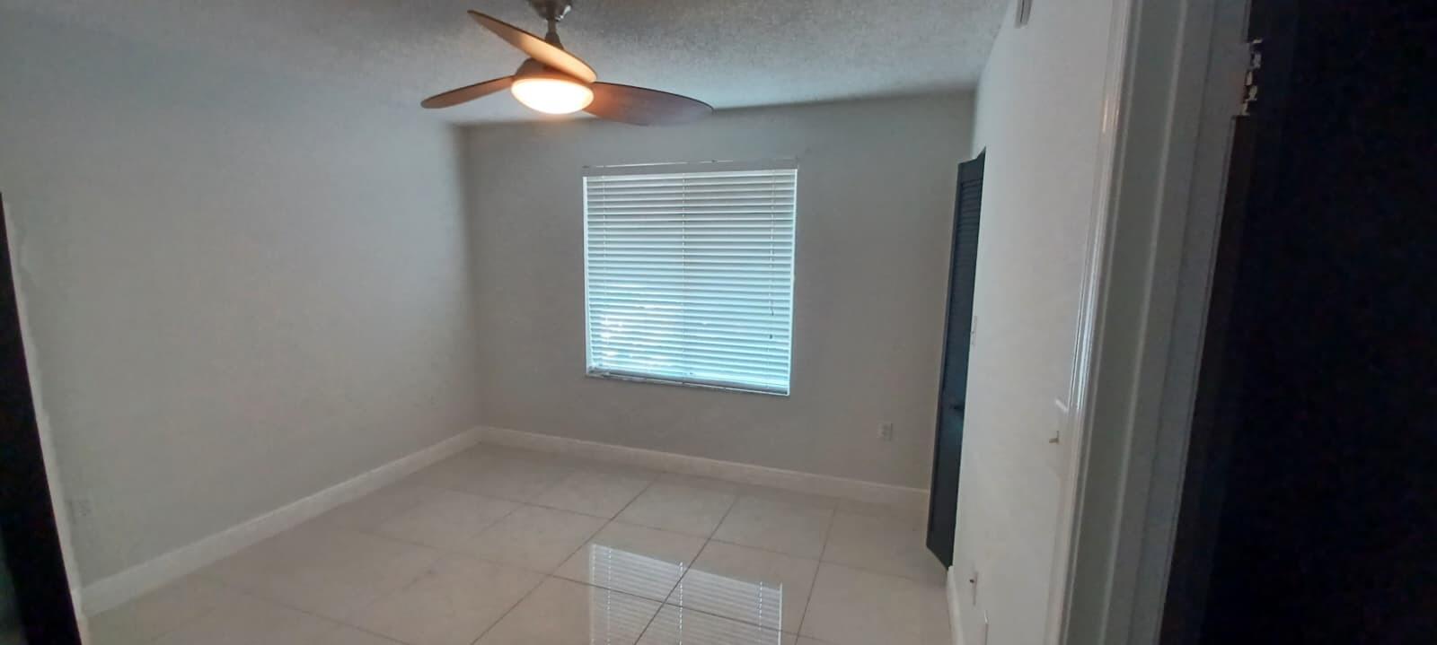 STERLING VILLAGES OF PALM BEACH LAKES CONDO - Residential Lease