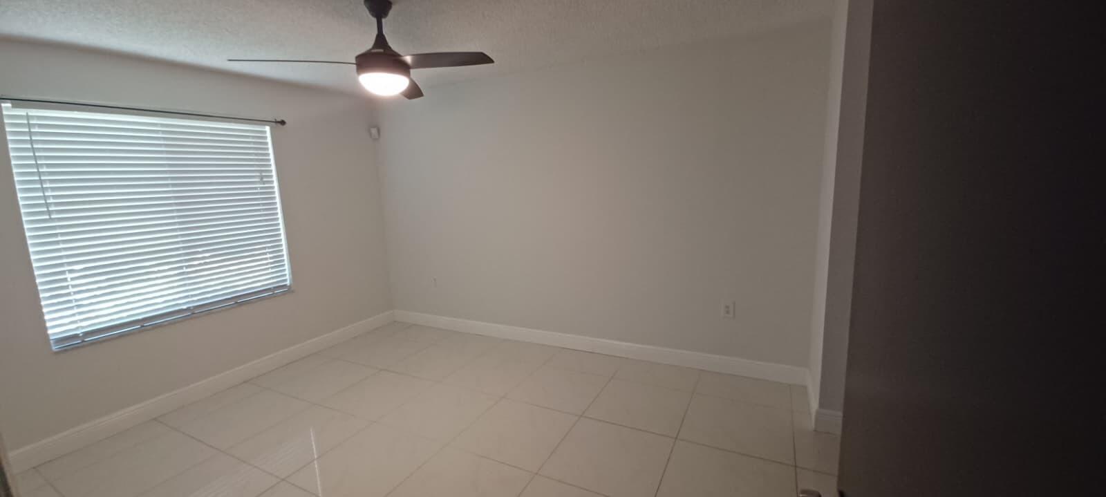STERLING VILLAGES OF PALM BEACH LAKES CONDO - Residential Lease