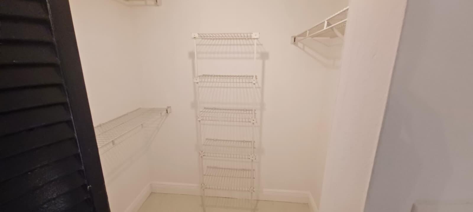STERLING VILLAGES OF PALM BEACH LAKES CONDO - Residential Lease
