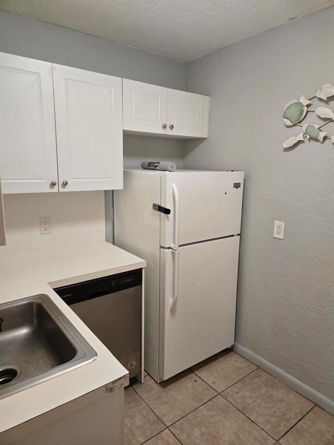 COCO CAY CONDO - Residential Lease