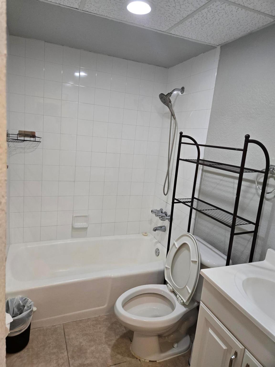 COCO CAY CONDO - Residential Lease