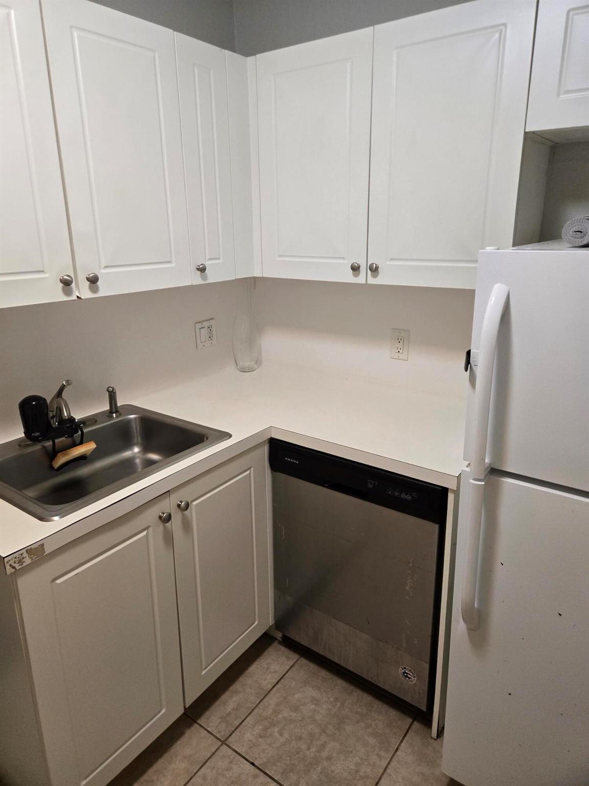 COCO CAY CONDO - Residential Lease