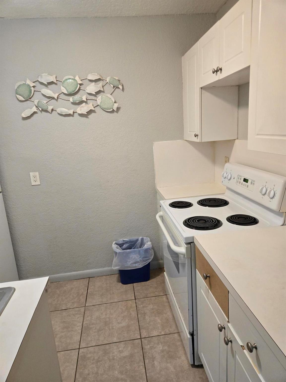 COCO CAY CONDO - Residential Lease