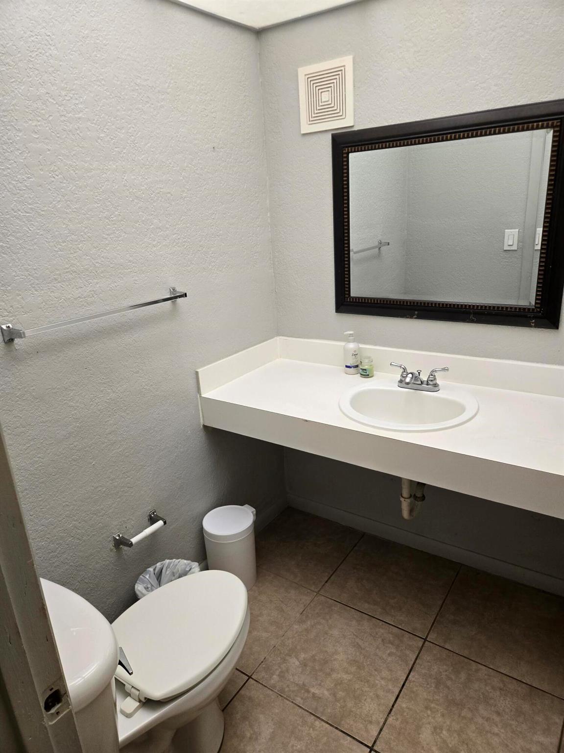 COCO CAY CONDO - Residential Lease