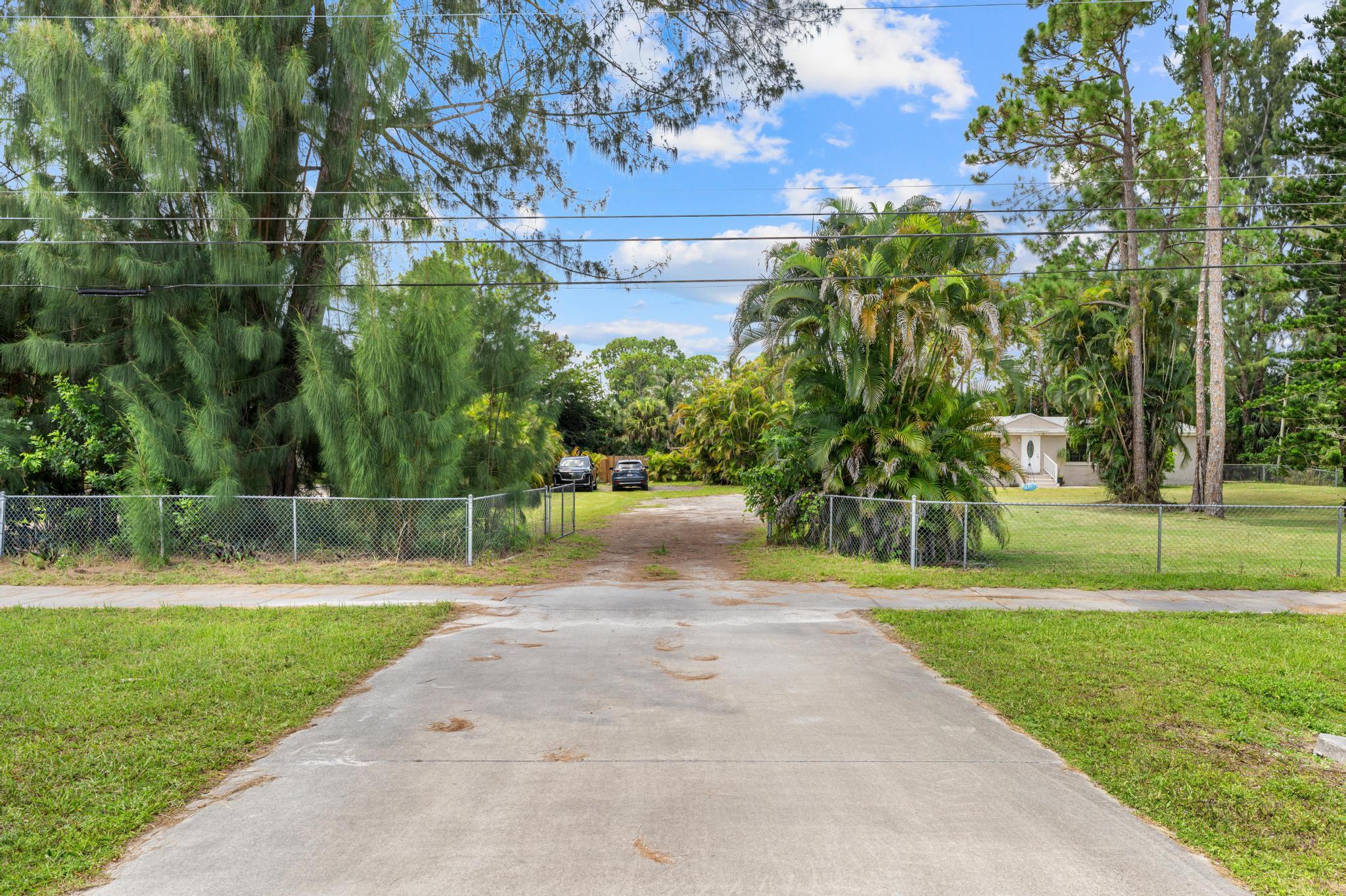 11682 60th Street N