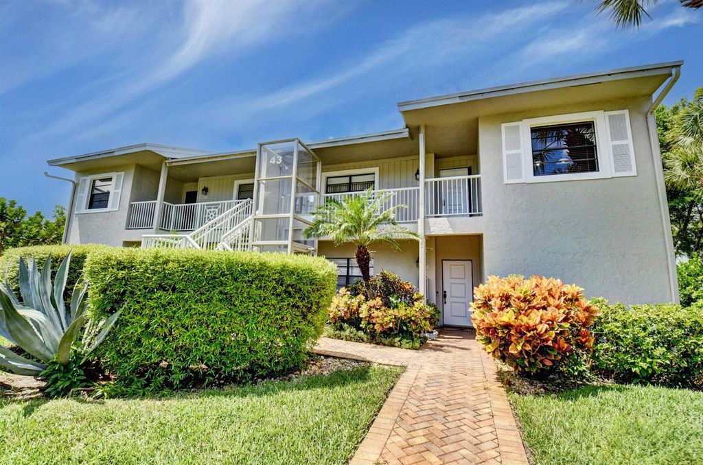 Photo of 43 Eastgate Drive #D, Boynton Beach, FL 33436 (MLS # R10920467)