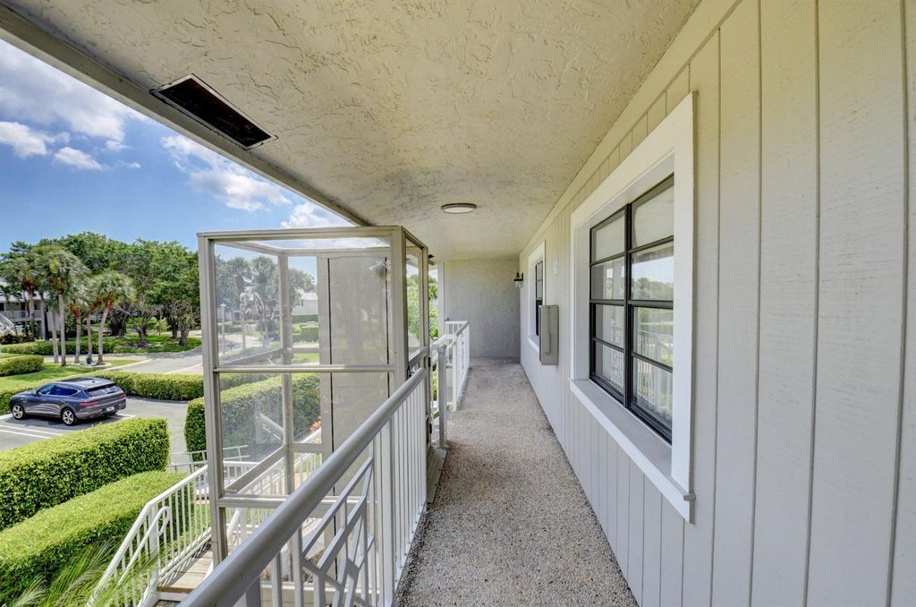 Photo of 43 Eastgate Drive #D, Boynton Beach, FL 33436 (MLS # R10920467)