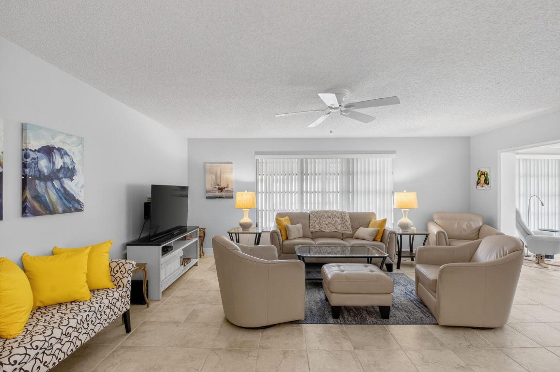 HIGH POINT OF DELRAY SEC 6 CONDO - Residential