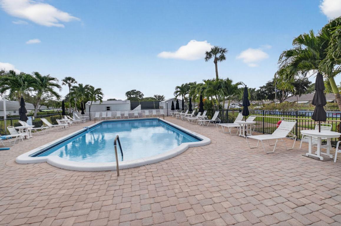 HIGH POINT OF DELRAY SEC 6 CONDO - Residential