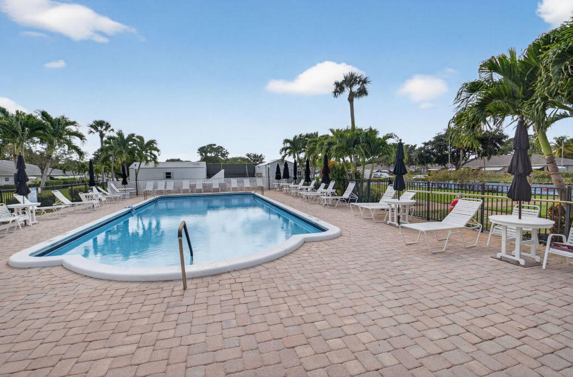 HIGH POINT OF DELRAY SEC 6 CONDO - Residential