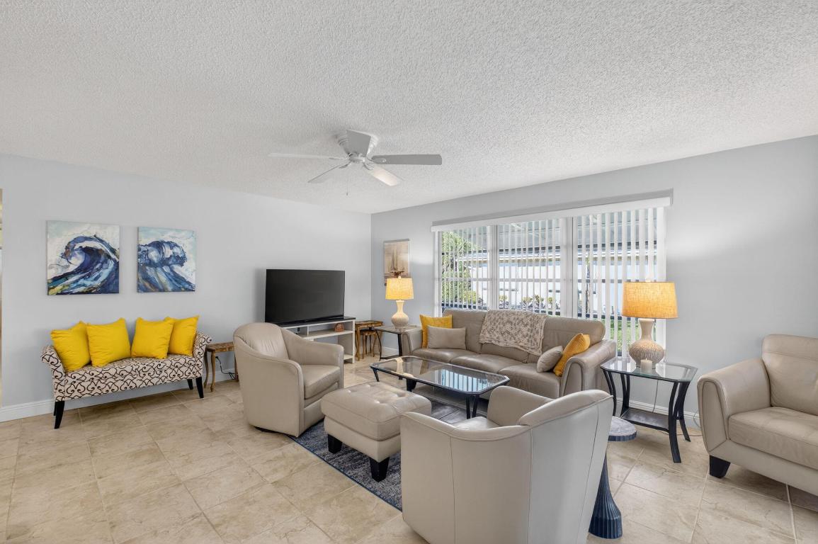 HIGH POINT OF DELRAY SEC 6 CONDO - Residential