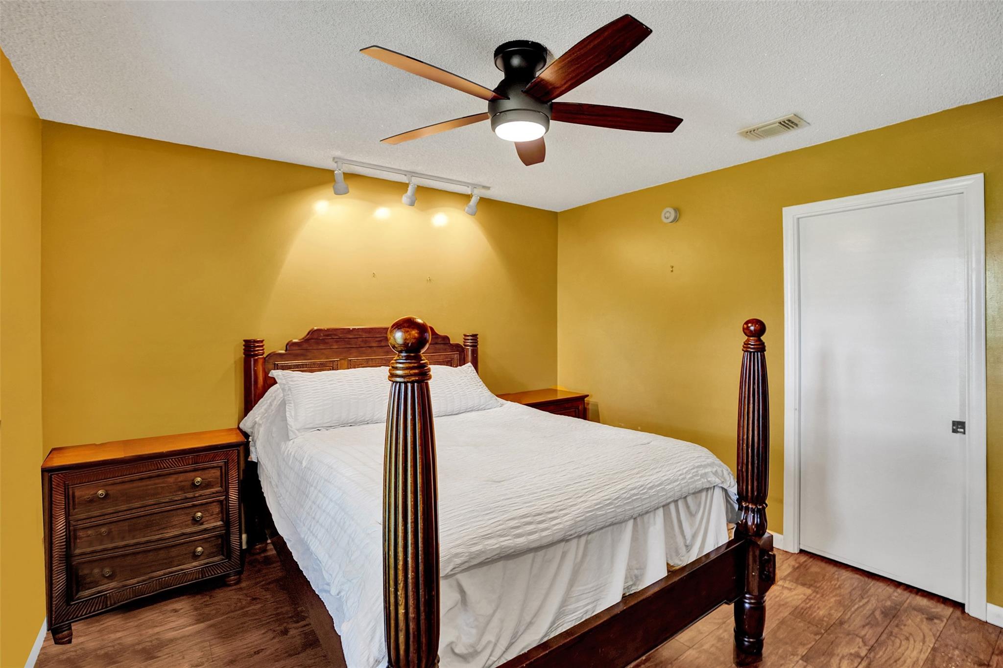 River Oaks - Residential