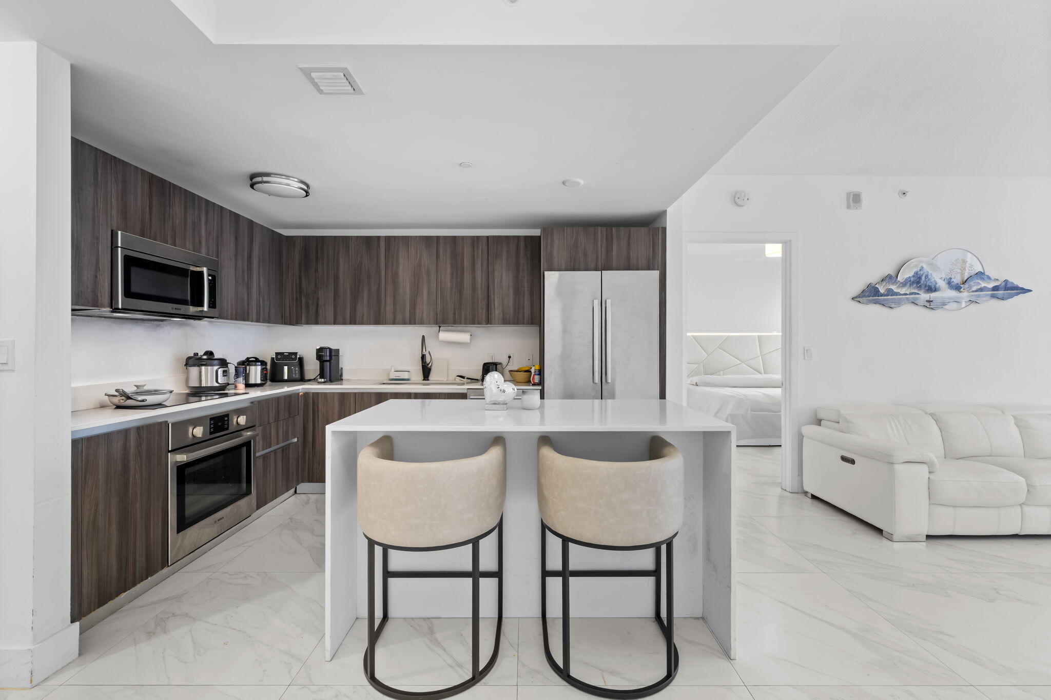 View photos, virtual tours, details... 488 NE 18th Street 905