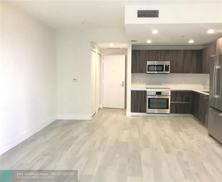 ARIA ON THE BAY - Residential