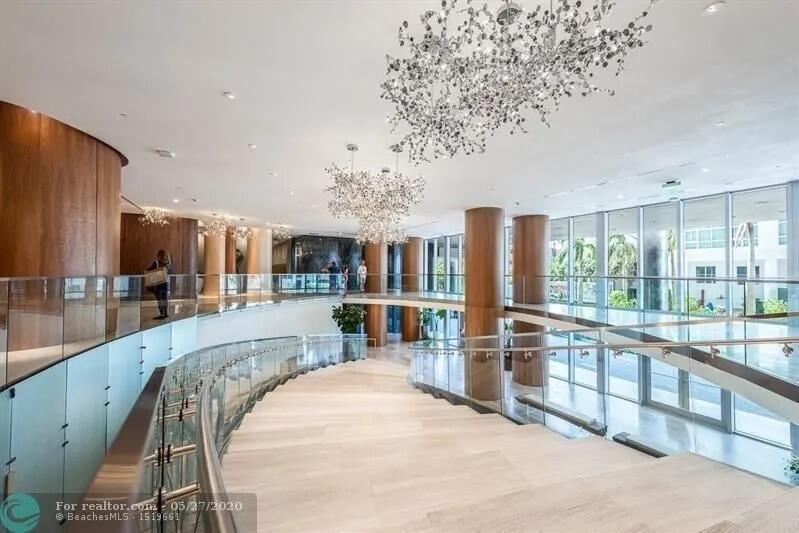 ARIA ON THE BAY - Residential