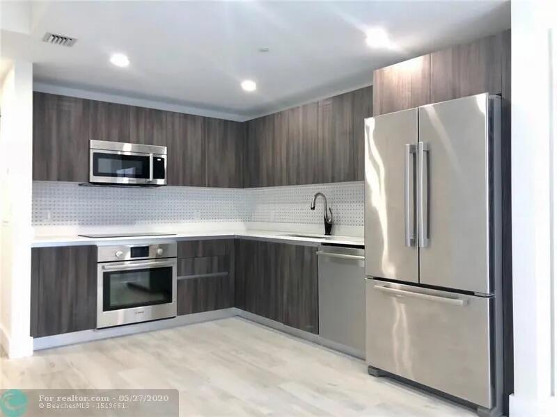 ARIA ON THE BAY - Residential