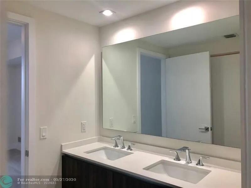 ARIA ON THE BAY - Residential