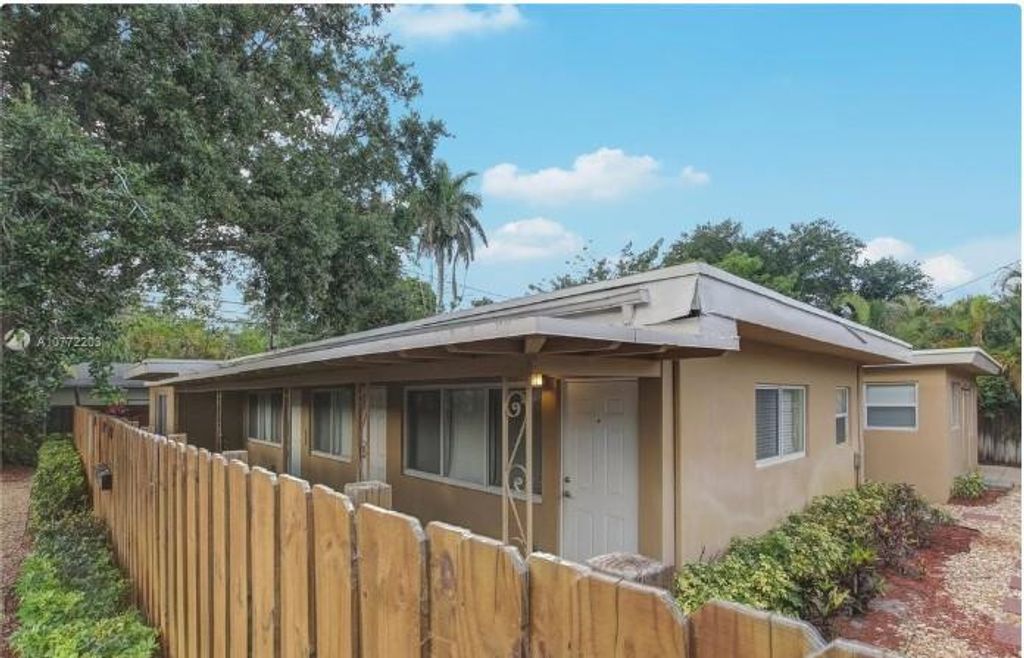 Photo of 204 NE 10th Avenue #C, Fort Lauderdale, FL 33301 (MLS # B26024588)