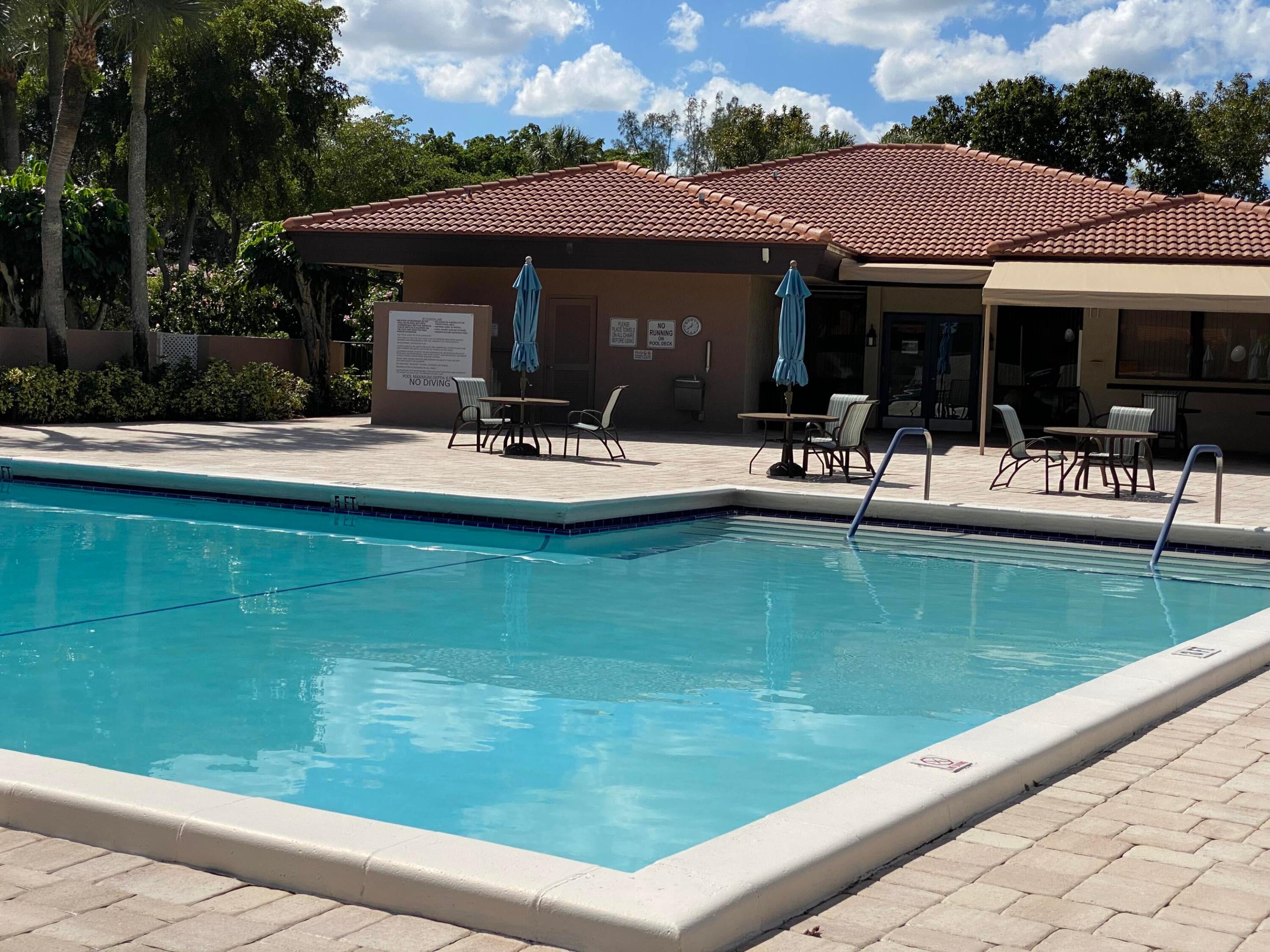 9259 VISTA DEL LAGO 18D