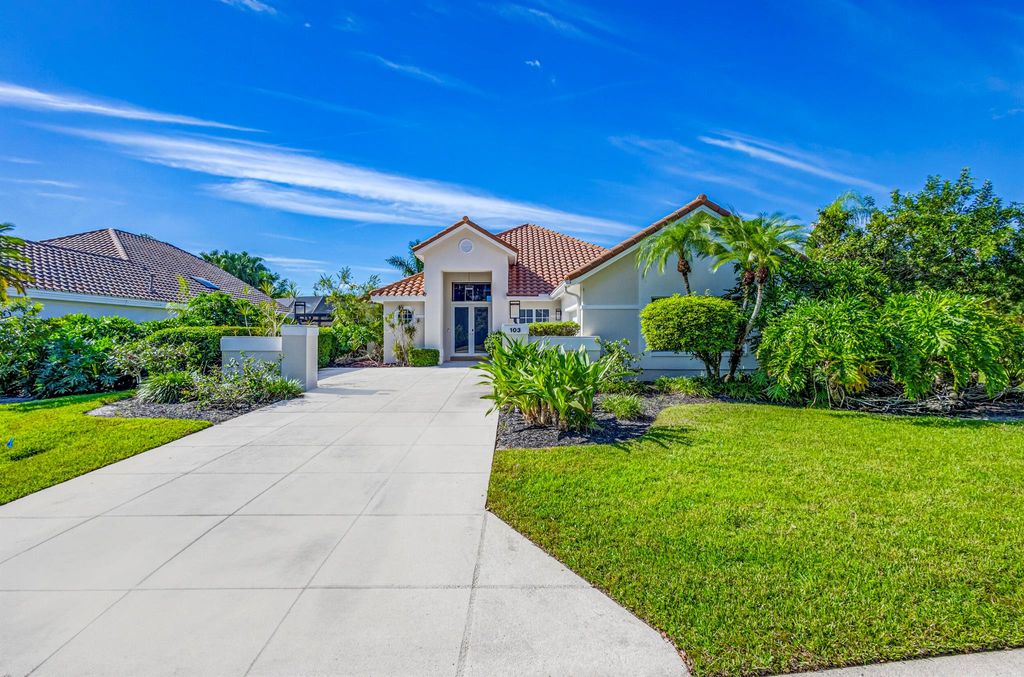 Photo of 103 Golfview Court, Palm Beach Gardens, FL 33418 (MLS # R10938820)