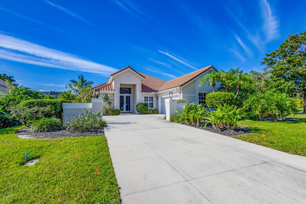 Photo of 103 Golfview Court, Palm Beach Gardens, FL 33418 (MLS # R10938820)