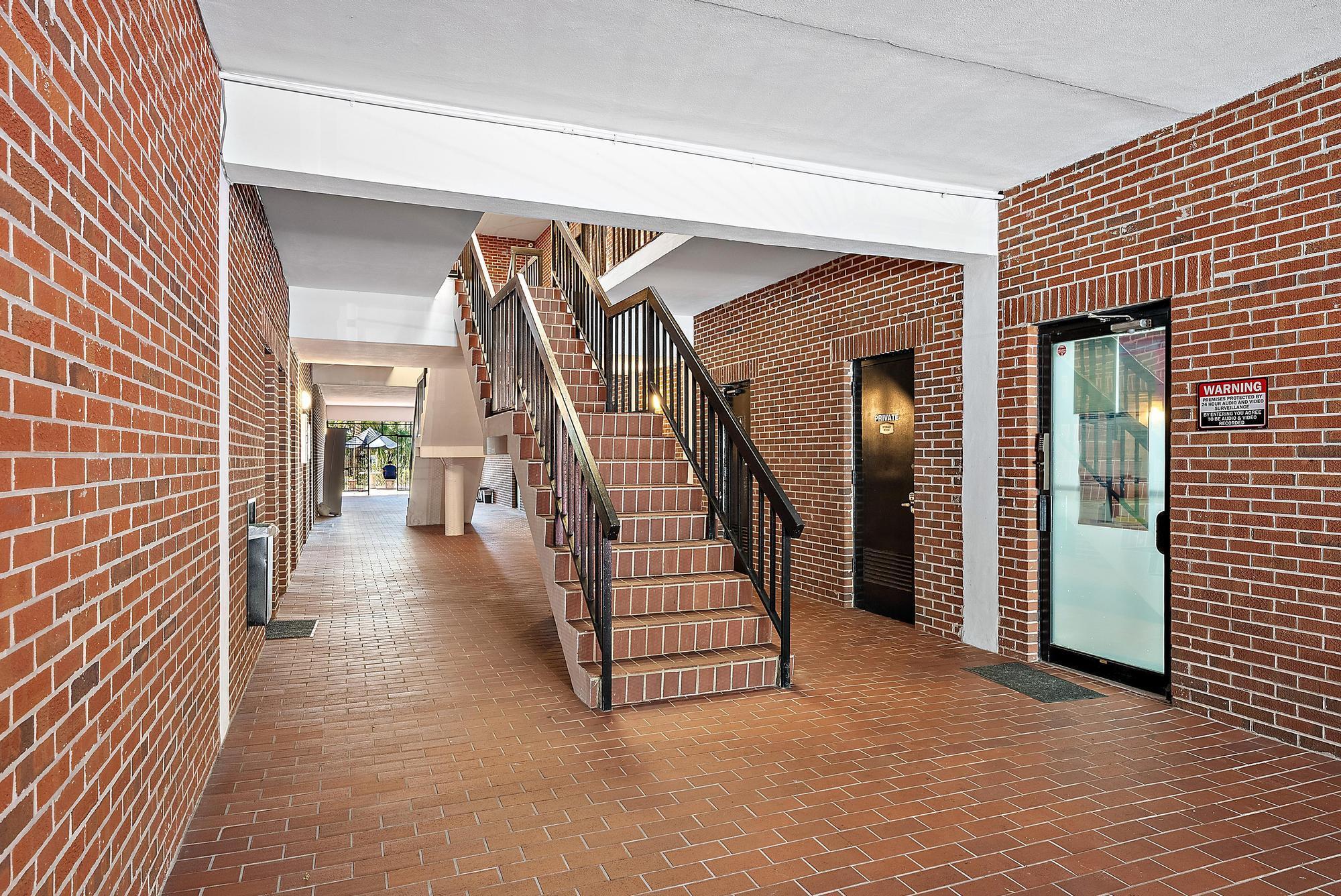 CONGRESS PARK OFFICE COND - Commercial Lease