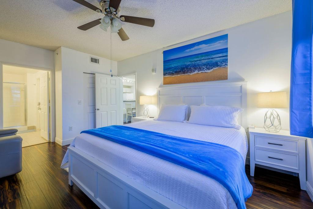 720 S Sapodilla Avenue 402