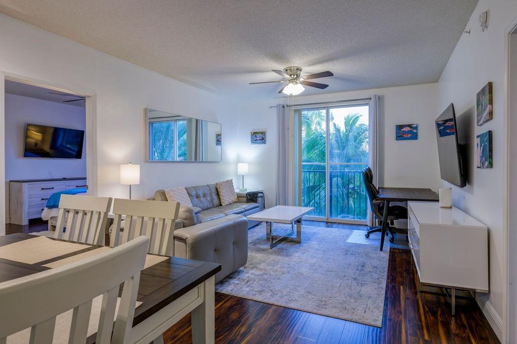 720 S Sapodilla Ave 402