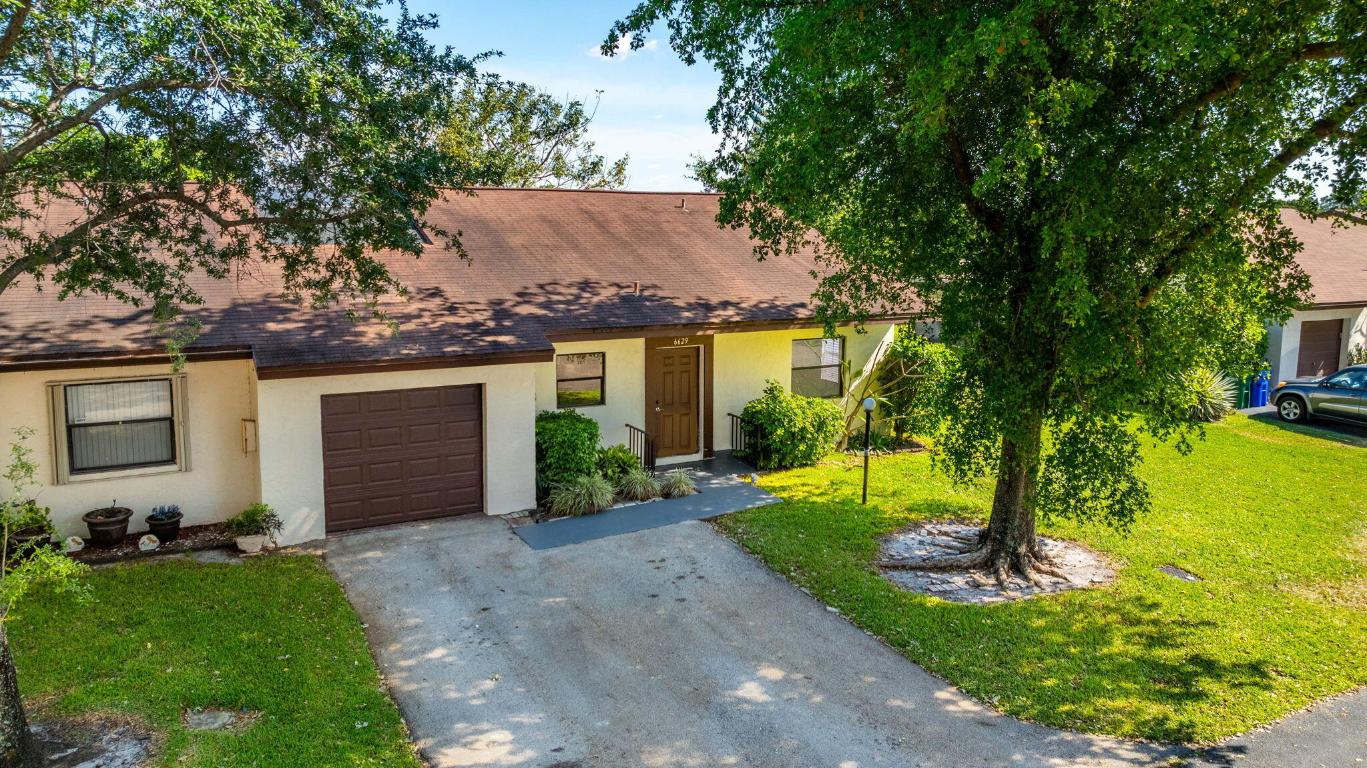 VENETIAN LAKES - Residential