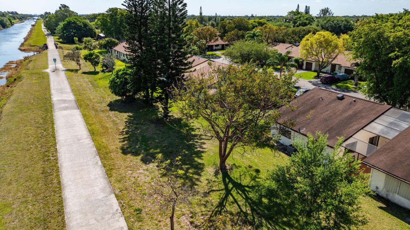 VENETIAN LAKES - Residential