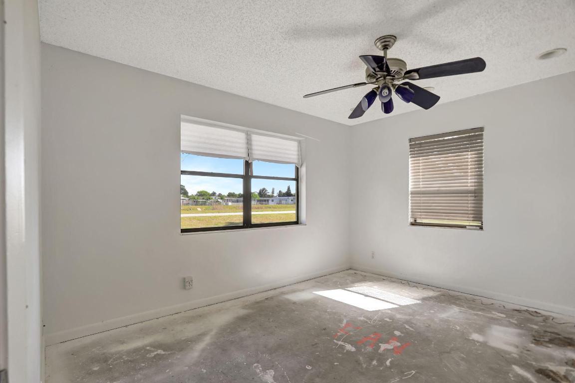 VENETIAN LAKES - Residential