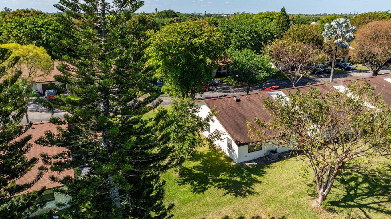 VENETIAN LAKES - Residential