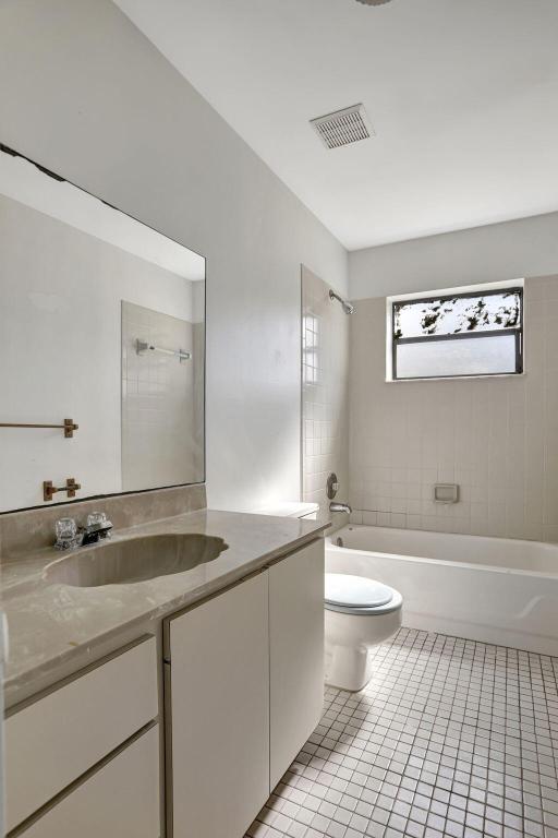 VENETIAN LAKES - Residential