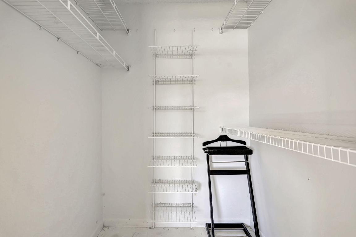 VENETIAN LAKES - Residential