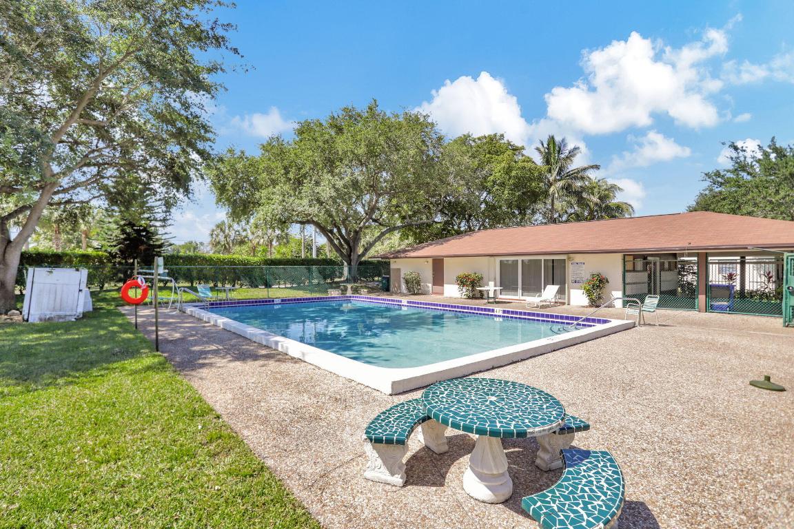 VENETIAN LAKES - Residential