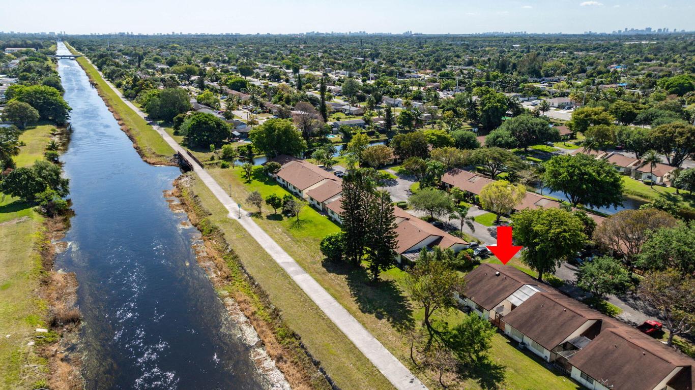 VENETIAN LAKES - Residential