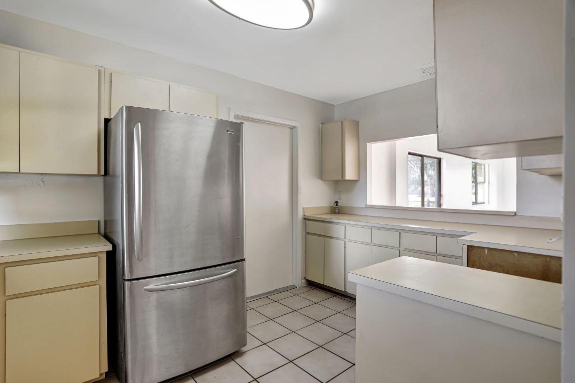 VENETIAN LAKES - Residential