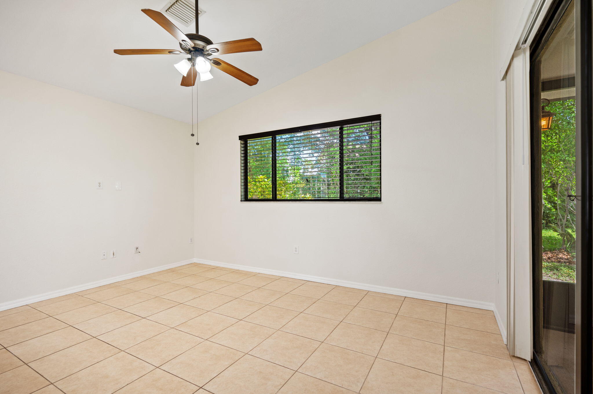 WOODMONT TRACT 71 - Residential