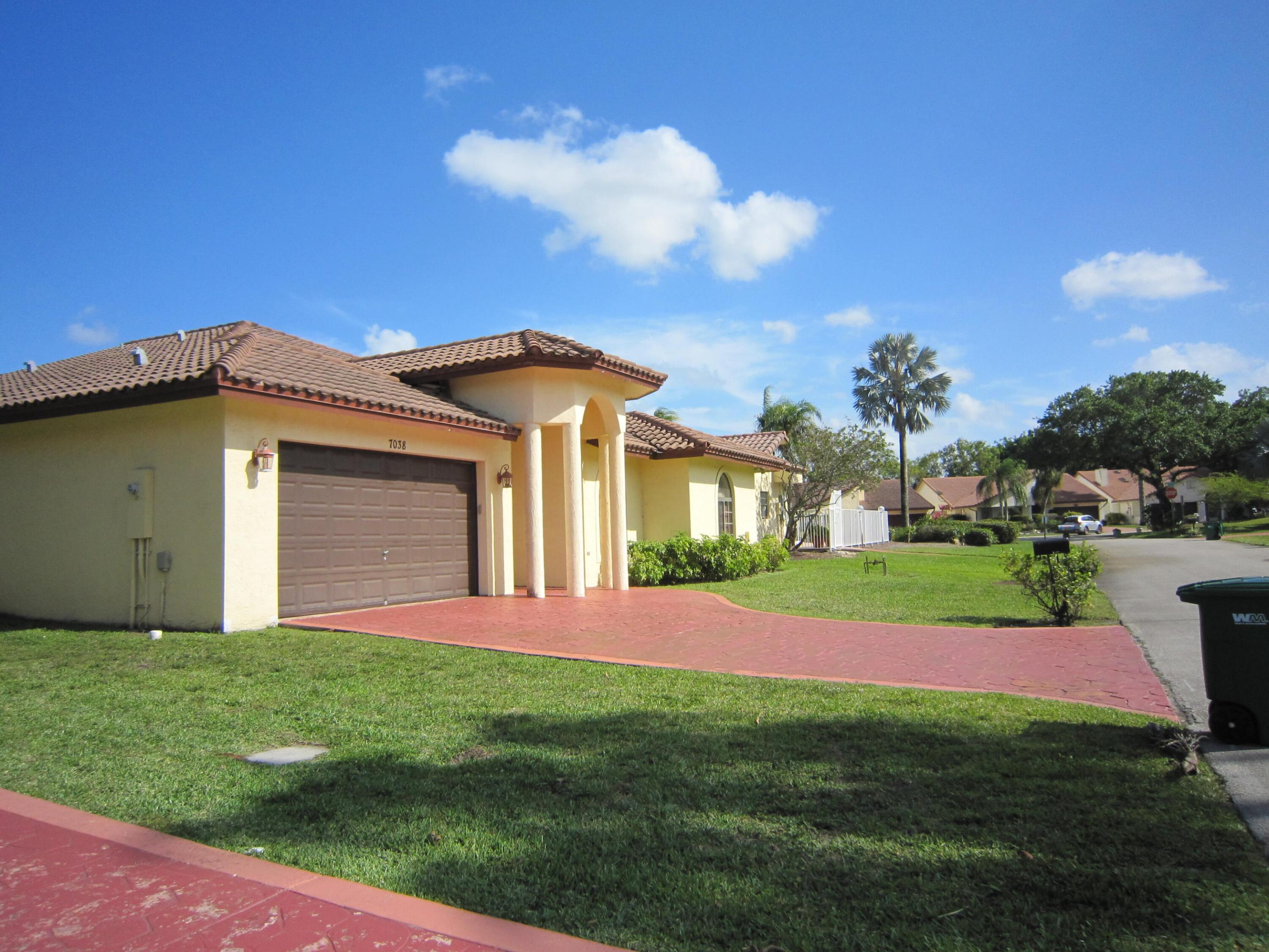 7039 Golf Pointe Circle