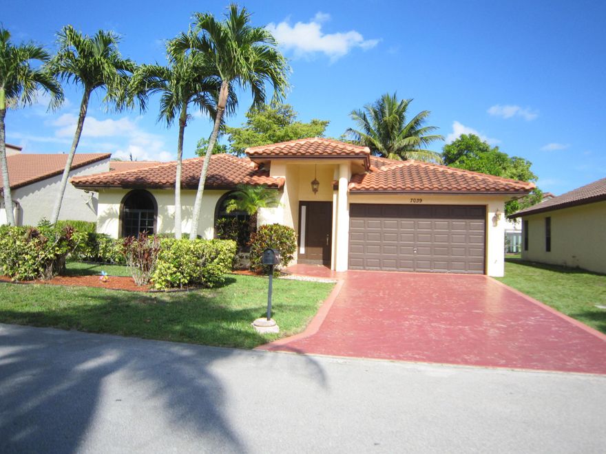 Excellent west central Broward location, easy access to Sawgrass Expressway. Open floor plan with high vaulted ceilings, screened patio, located in a smaller community with clubhouse and pool. Close to Woodmont Contry Club.  Low yearly HOA, application and screening required.