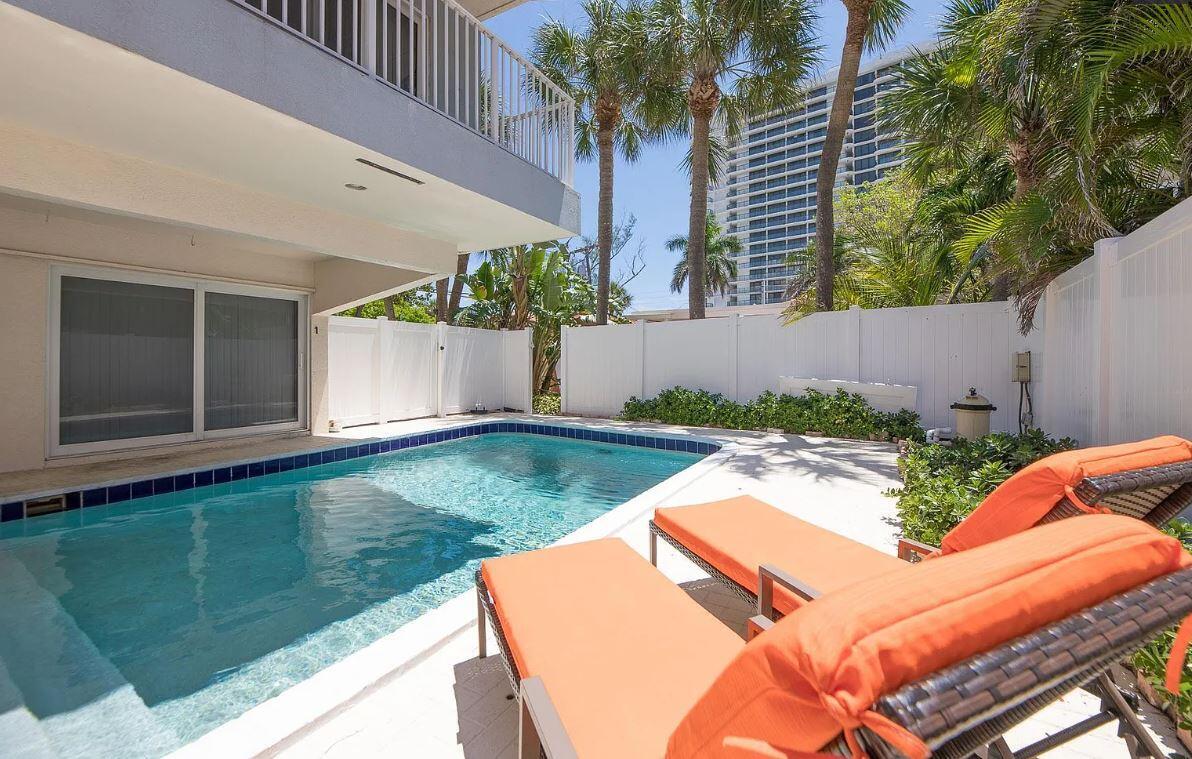 902 Palm Avenue Unit 4